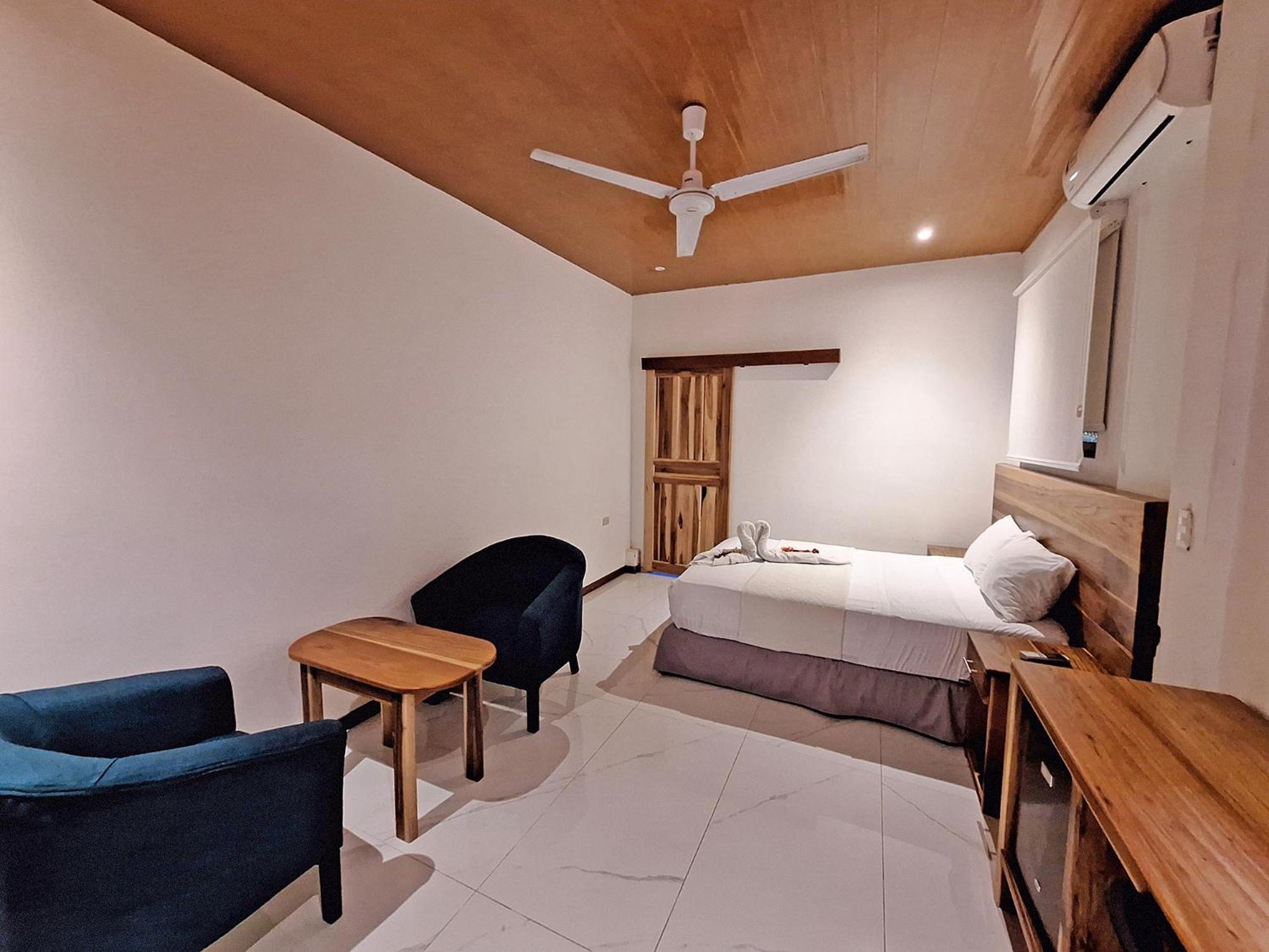 Infiniti Hotel Puerto Viejo de Talamanca Extérieur photo